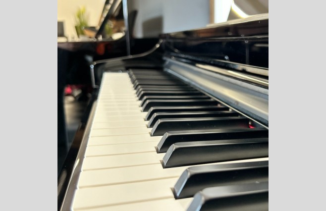 Yamaha CLP525 Polished Ebony Digital Piano, Used - Complete Package (SN:BCWP01008) - Image 9